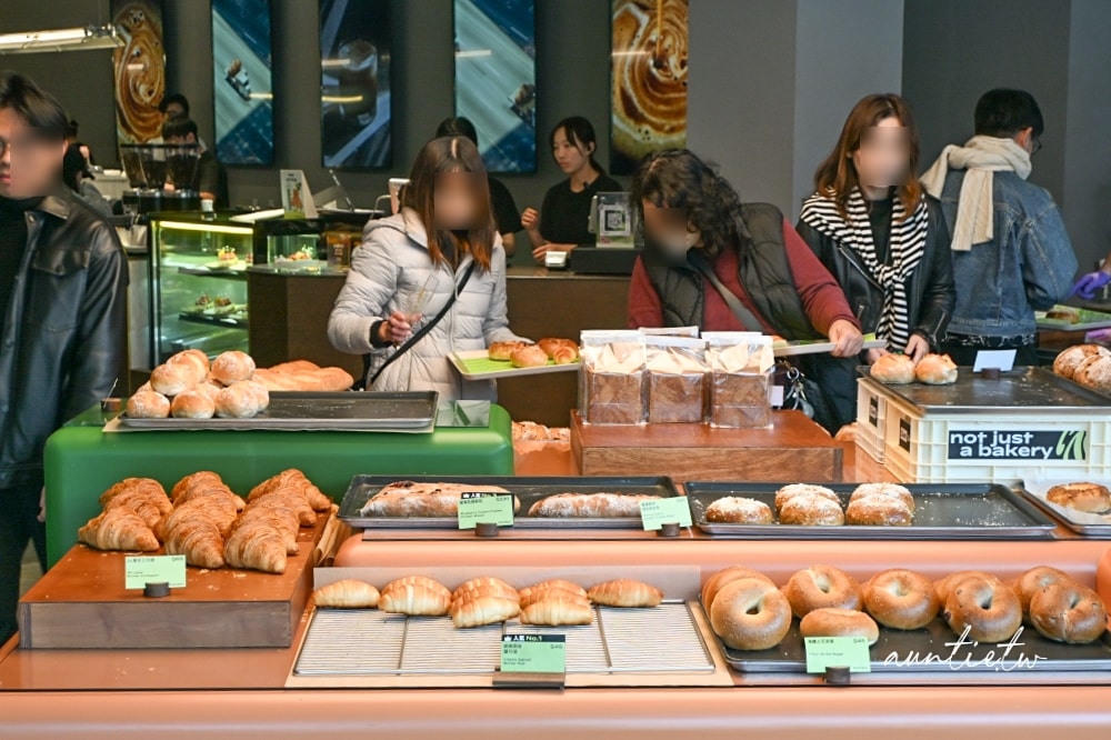 【台中】北屯區｜DUM DUM x Phase Coffee Roasters，開幕就爆紅麵包店咖啡廳