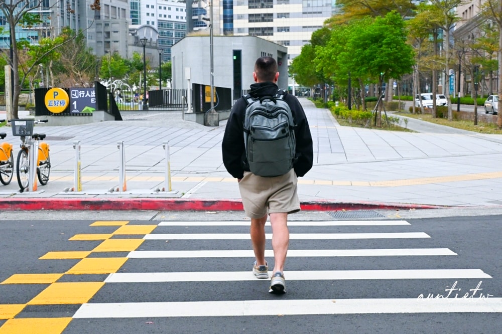 【Travel Blue 藍旅】Journey 經典款旅行後背包,35L大容量,超多隱藏小設計,輕旅行免托運,出差出遊都方便! - 第2張圖 【Travel Blue 藍旅】Journey 經典款旅行後背包,35L大容量,超多隱藏小設計,輕旅行免托運,出差出遊都方便!