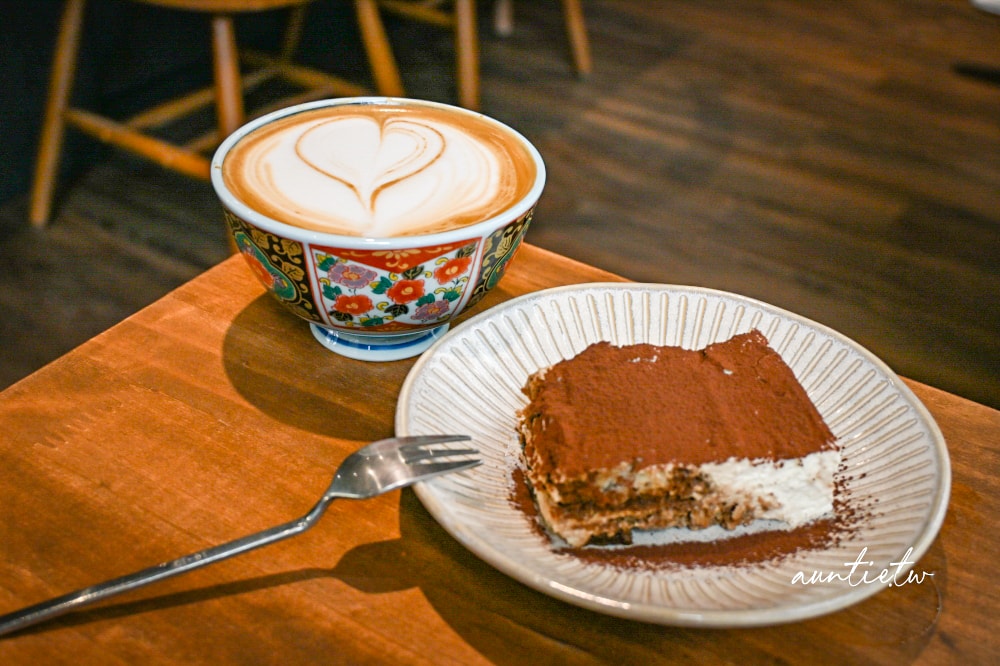 【台中】中區｜富吉珈琲 Fuji Cafe，老城區中的復古日系咖啡廳