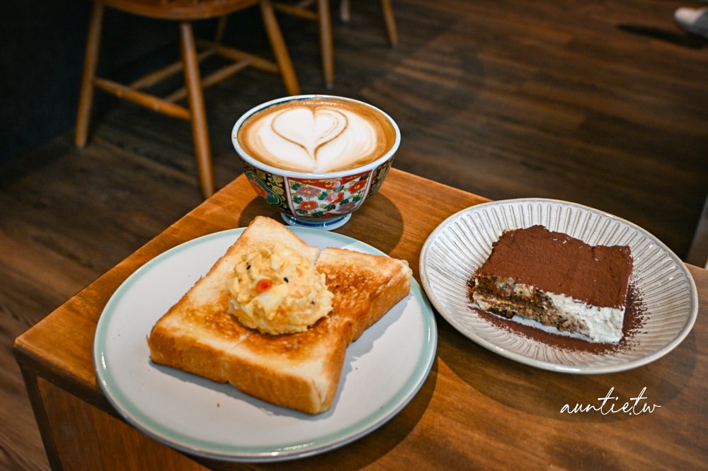 【台中】中區｜富吉珈琲 Fuji Cafe，老城區中的復古日系咖啡廳