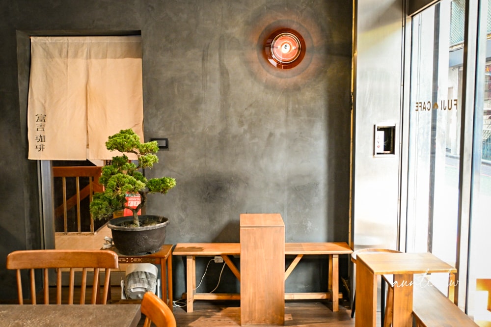 【台中】中區｜富吉珈琲 Fuji Cafe，老城區中的復古日系咖啡廳