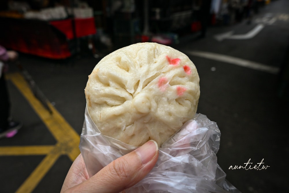 【台北】永春站｜老上海包子，虎林市場爆汁麻辣肉包，老麵口感Q彈有勁