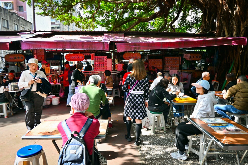 【台北】大稻埕｜江家原汁排骨湯，慈聖宮排隊美食，清甜原味排骨湯