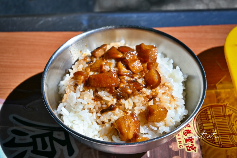 【台北】大稻埕｜江家原汁排骨湯，慈聖宮排隊美食，清甜原味排骨湯