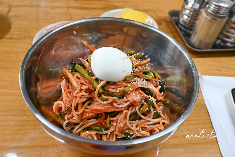 【東大門美食】媽媽麵館，巷子內在地才知道的美味刀切麵