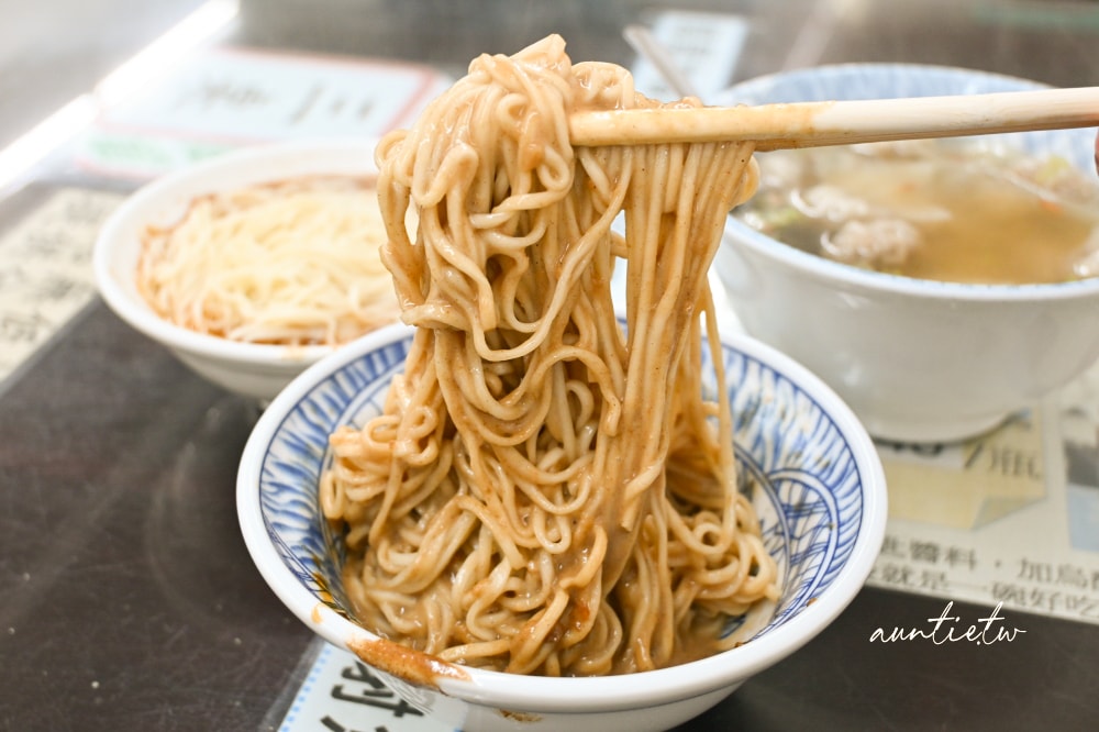 【宜蘭】大麵章，六十年宜蘭在地老麵店，濃醇麻醬麵，香滑沙茶麵，宜蘭人氣排隊乾麵店
