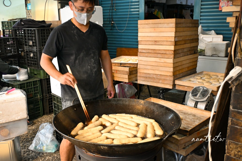 【新北】南勢角站｜南波One雙胞胎&甜甜圈，酥脆鬆軟現炸營養三明治，古早味甜甜圈雙胞胎