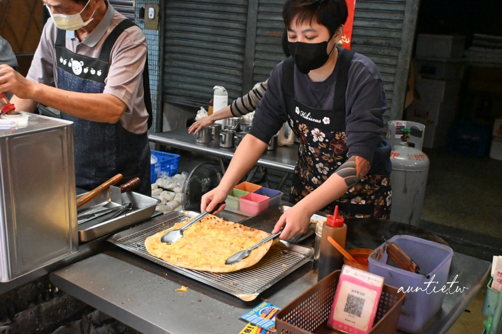 【新北】南勢角｜溢香蔥油餅，酥香有有咬勁，南勢角現做蔥油餅推薦