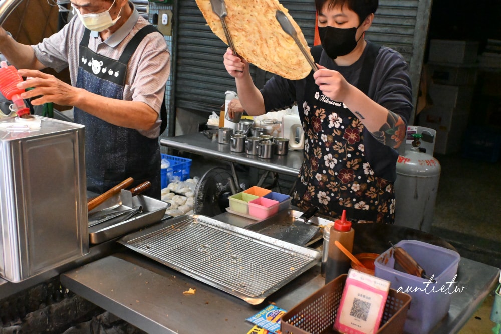 【新北】南勢角｜溢香蔥油餅，酥香有有咬勁，南勢角現做蔥油餅推薦