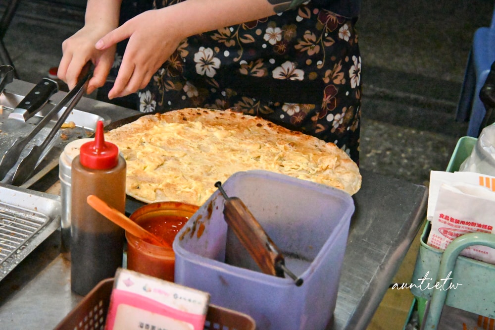 【新北】南勢角｜溢香蔥油餅，酥香有有咬勁，南勢角現做蔥油餅推薦