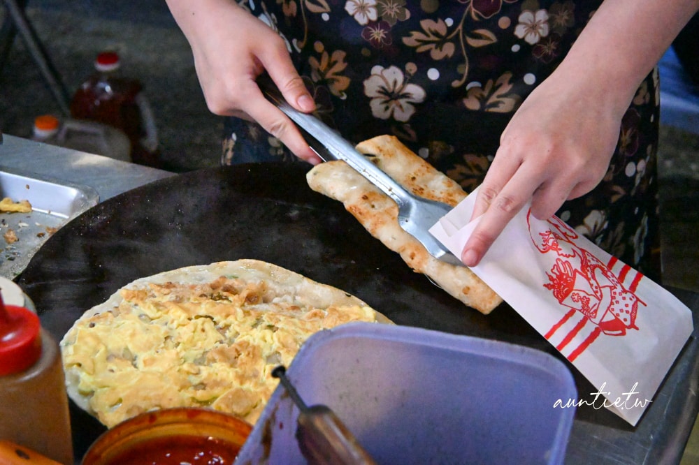 【新北】南勢角｜溢香蔥油餅，酥香有有咬勁，南勢角現做蔥油餅推薦