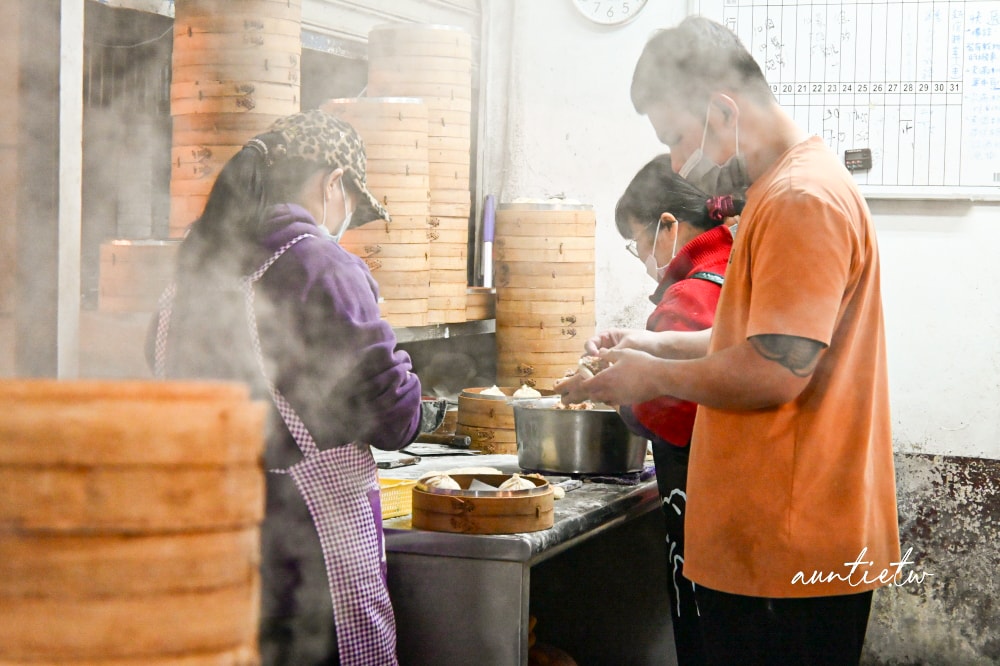 【新北】永和｜上海鮮肉包，熱氣騰騰現出爐包子饅頭，智光黃昏市場排隊美食