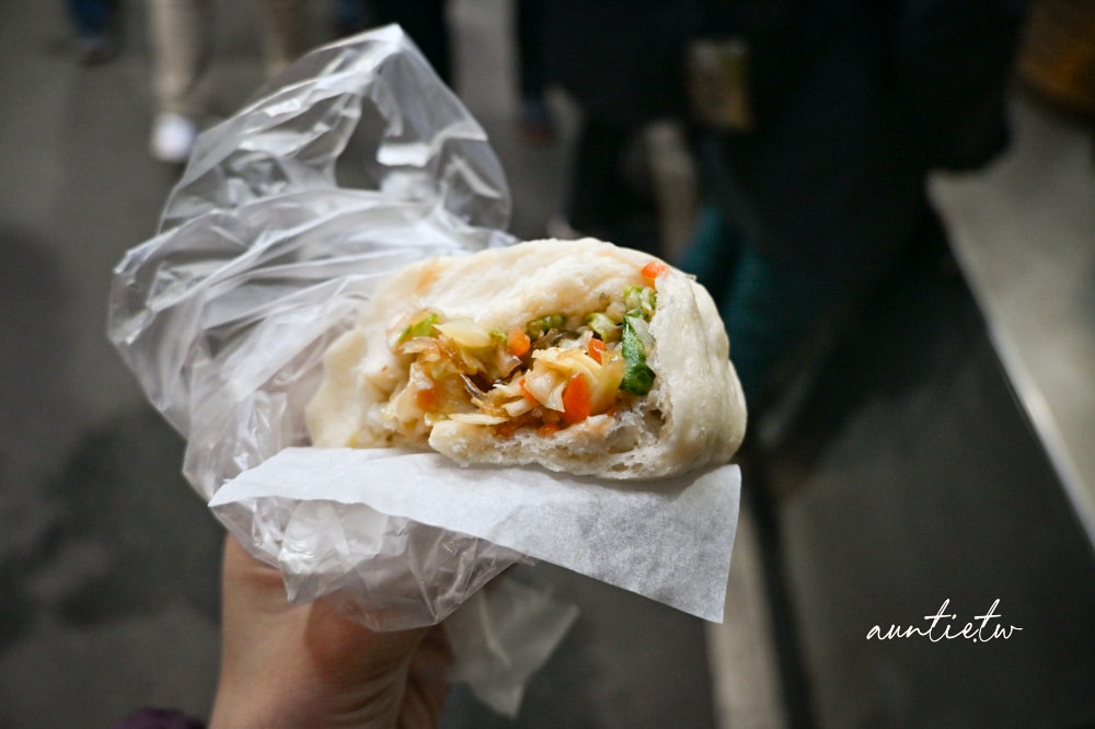 【新北】永和｜上海鮮肉包，熱氣騰騰現出爐包子饅頭，智光黃昏市場排隊美食