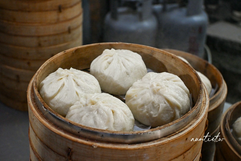 【新北】永和｜上海鮮肉包，熱氣騰騰現出爐包子饅頭，智光黃昏市場排隊美食