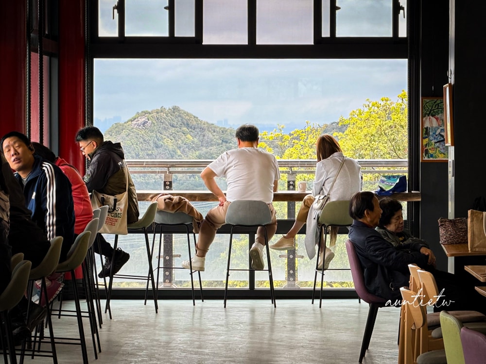 【台北】內湖｜碧山巖藝文休閒中心，台北最佛景觀咖啡廳，看高空美景喝咖啡，價格隨喜真的佛