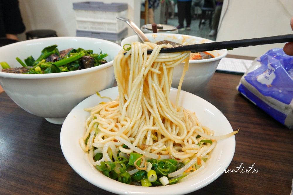 【台北】文德站｜林記麻辣鴨血，巷弄內的夠味烏醋乾麵、麻辣鴨血