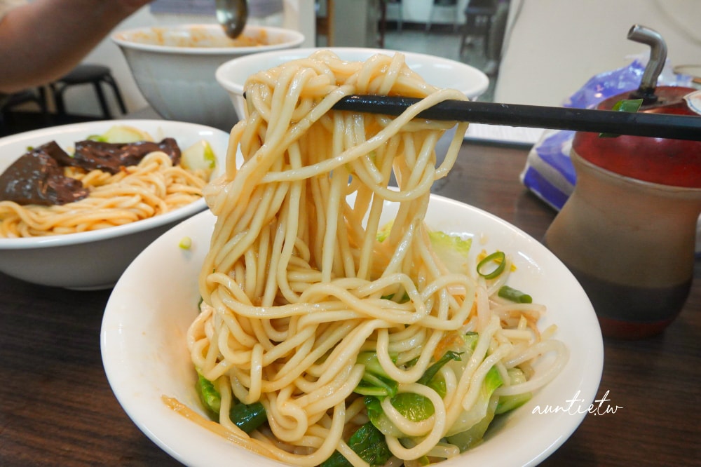【台北】文德站｜林記麻辣鴨血，巷弄內的夠味烏醋乾麵、麻辣鴨血