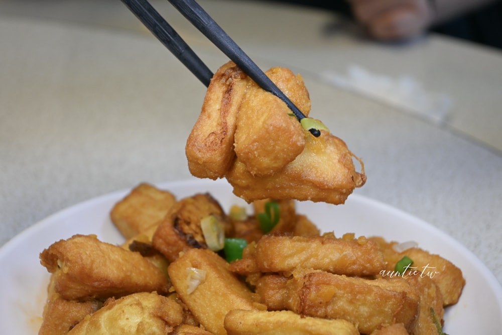 【苗栗】三義｜穎川美食館，客家菜餐廳推薦，三合院老宅吃出阿嬤味