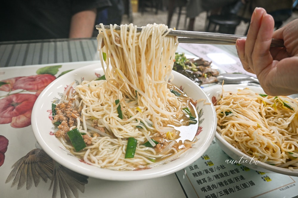 【新北】中和｜特製汕頭麵，在地人推薦，巷弄中的排隊名店