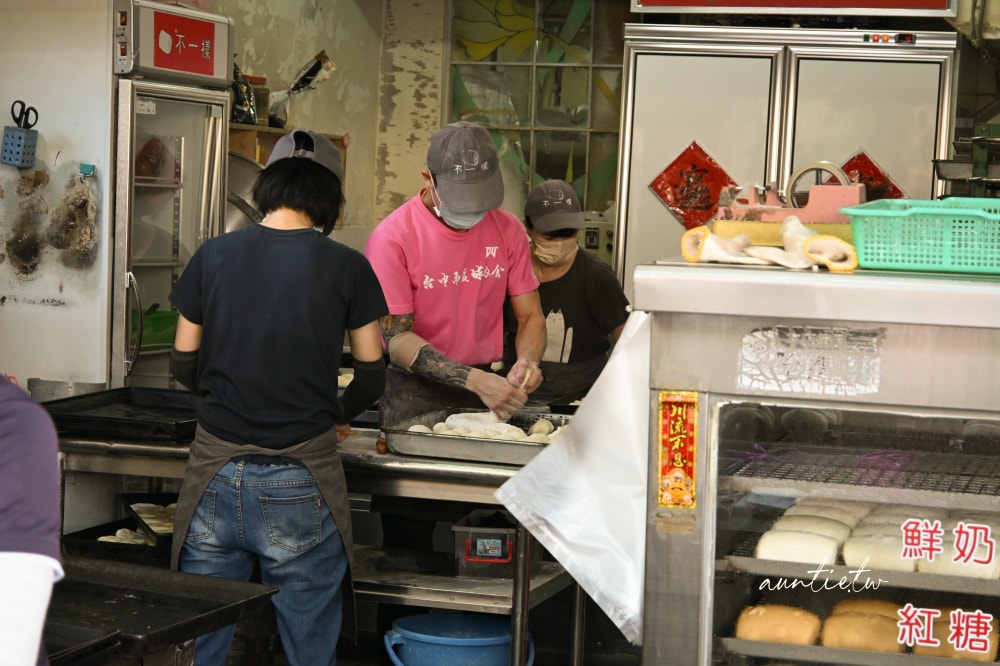 【台中】不一樣饅頭 五十年老店 烤饅頭 芋頭餡餅 燒餅 槓子頭 - 第3張圖 【台中】不一樣饅頭 五十年老店 烤饅頭 芋頭餡餅 燒餅 槓子頭