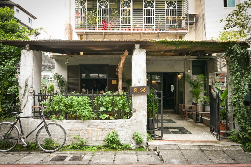 【台北】台電大樓站｜a.se CAFE，韓國歐巴開的復古時尚咖啡廳，還有韓式麵包