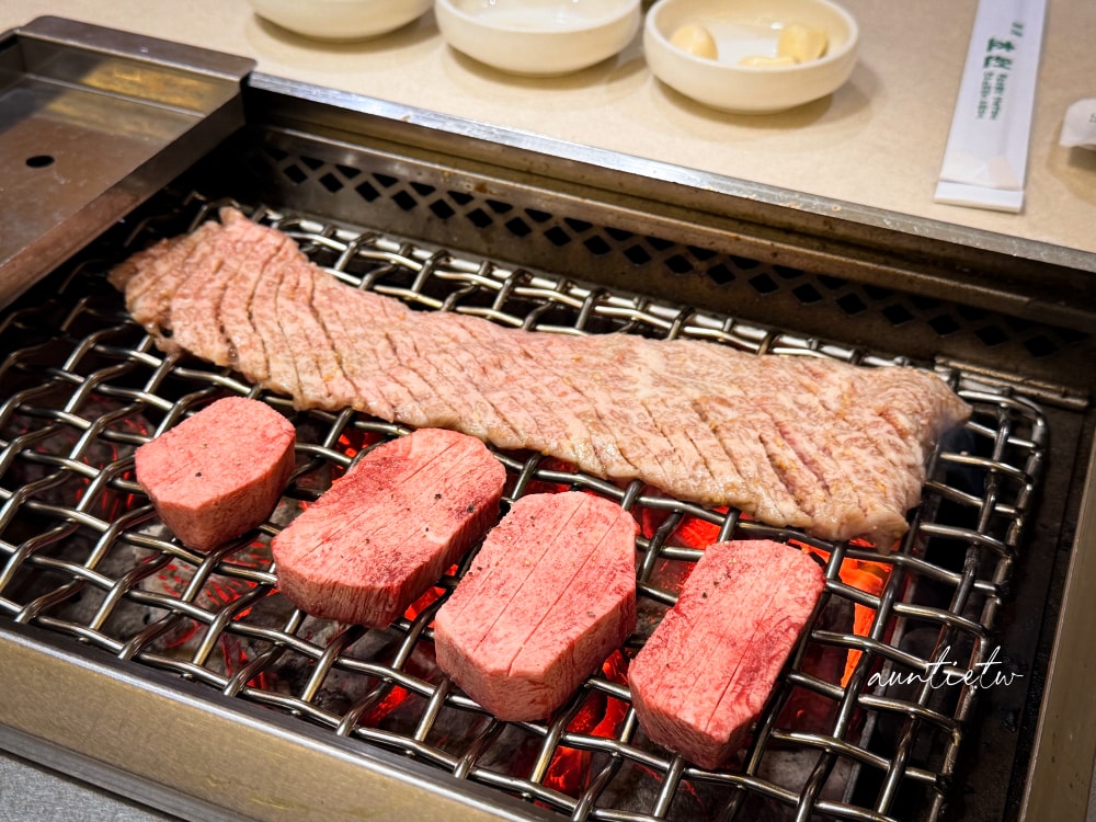 【首爾】狎鷗亭站｜草原 초원 강남점，GD慶功宴烤肉店，24小時營業韓牛烤肉專賣店