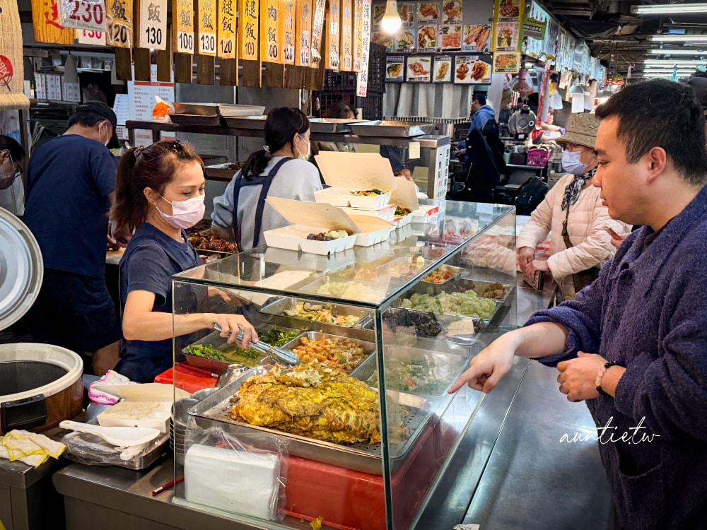 【台北】公館站｜大水元便當，新鮮美味主餐豐富，烤三層肉超下飯，水源市場排隊便當店