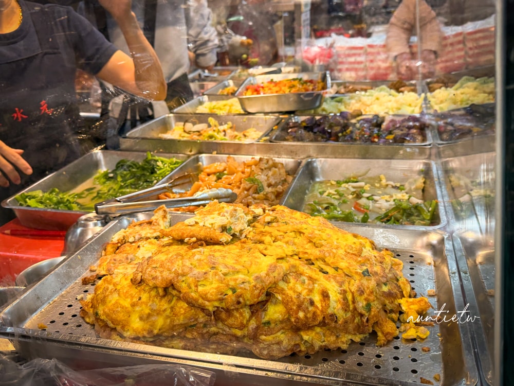 【台北】公館站｜大水元便當，新鮮美味主餐豐富，烤三層肉超下飯，水源市場排隊便當店