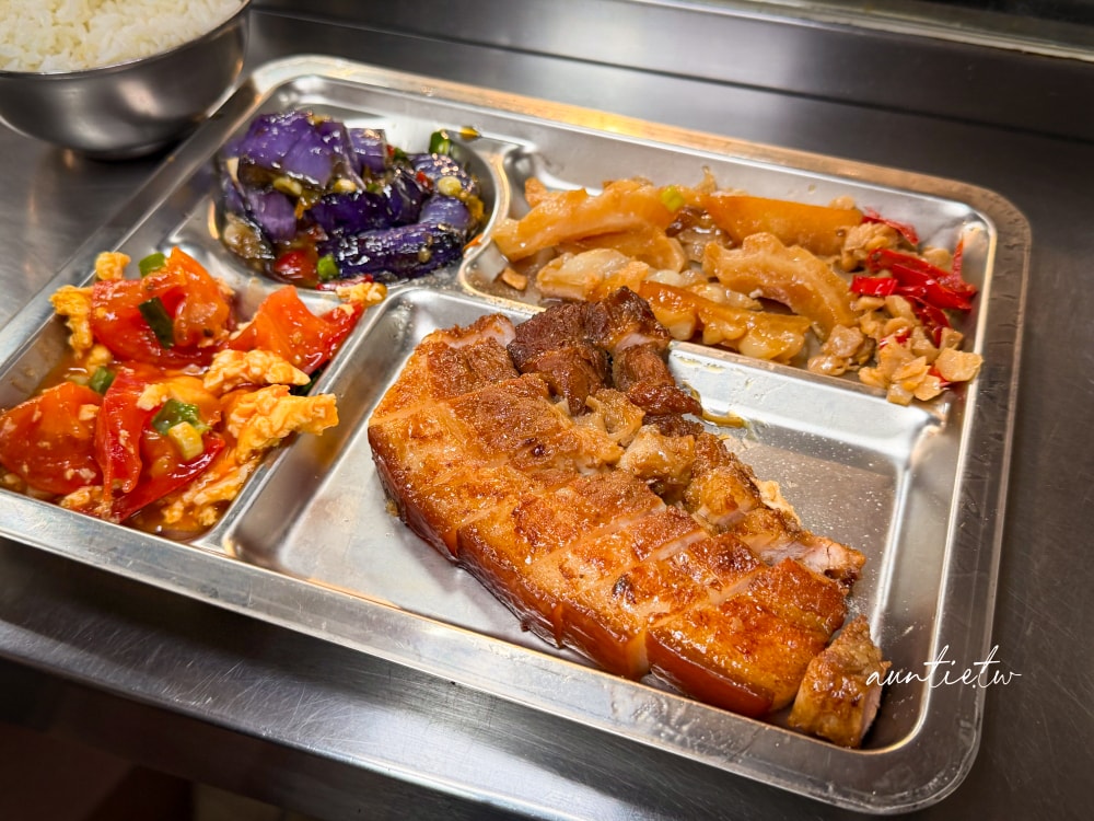 【台北】公館站｜大水元便當，新鮮美味主餐豐富，烤三層肉超下飯，水源市場排隊便當店