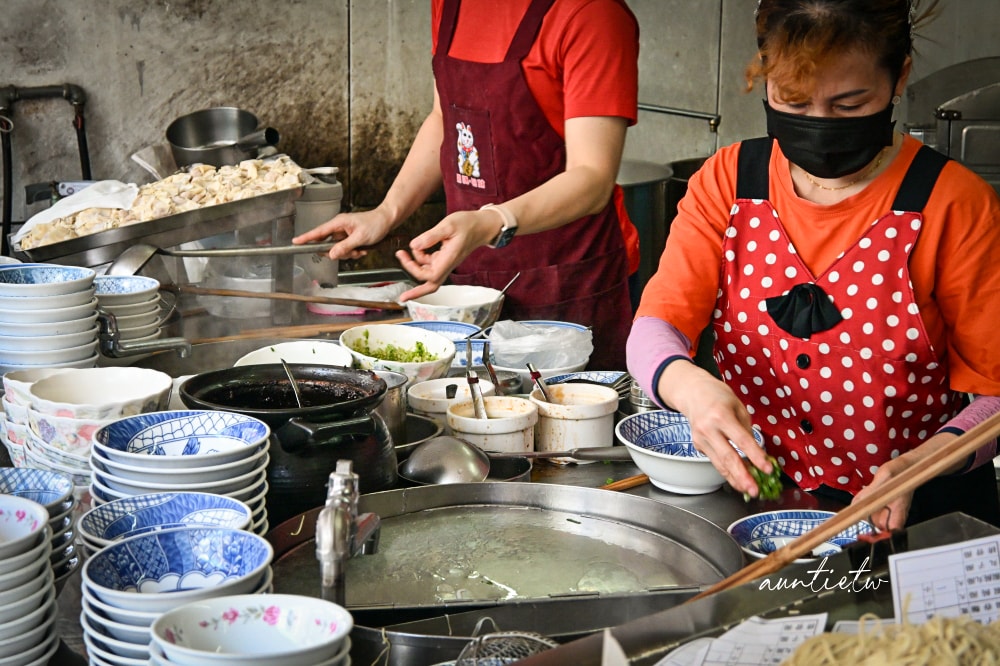 【宜蘭】復興路炸醬麵，細軟麻醬麵，排隊人潮越來越誇張啦！