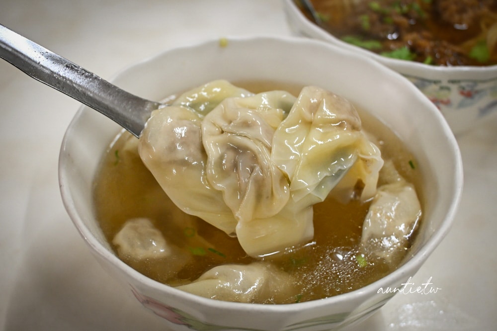 【宜蘭】復興路炸醬麵，細軟麻醬麵，排隊人潮越來越誇張啦！