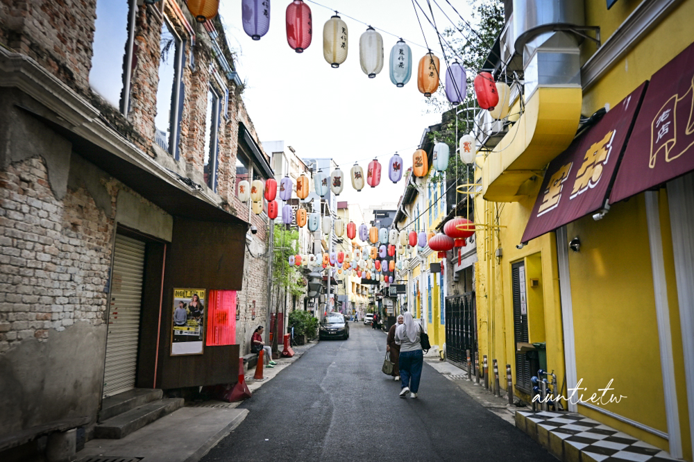 【2026馬來西亞旅遊】Day 2. 鬼仔巷藏在老城裡最有味道的復古小巷，馬六甲喝網紅椰子冰沙、沙嗲碌碌