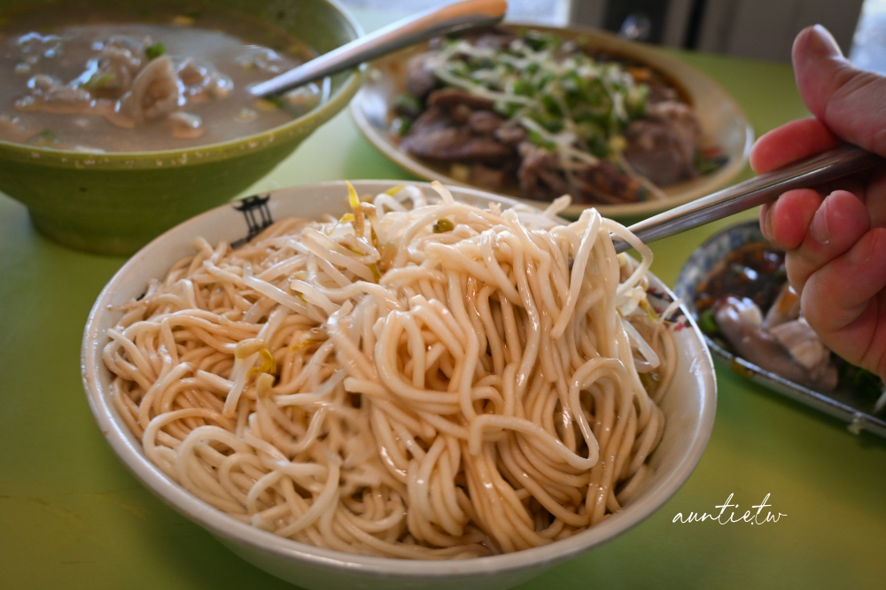 【新北】三重｜大胖烏醋麵，平價又大碗烏醋麵，新鮮黑白切！