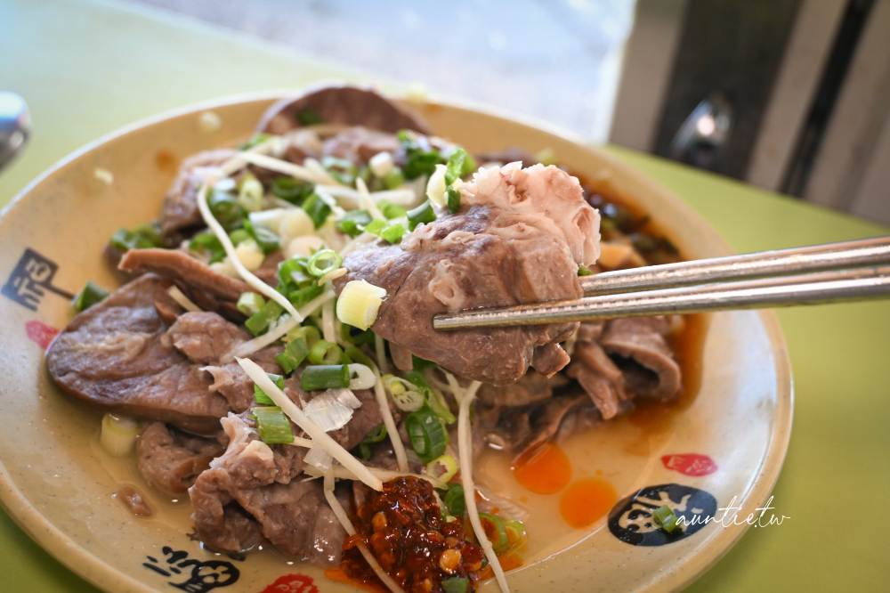 【新北】三重｜大胖烏醋麵，平價又大碗烏醋麵，新鮮黑白切！