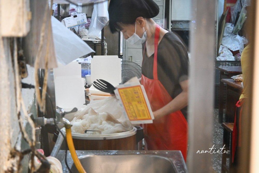 【基隆】中山區｜美珠土雞店，鮮嫩放山雞，花蓮富麗米便當，基隆排隊土雞店