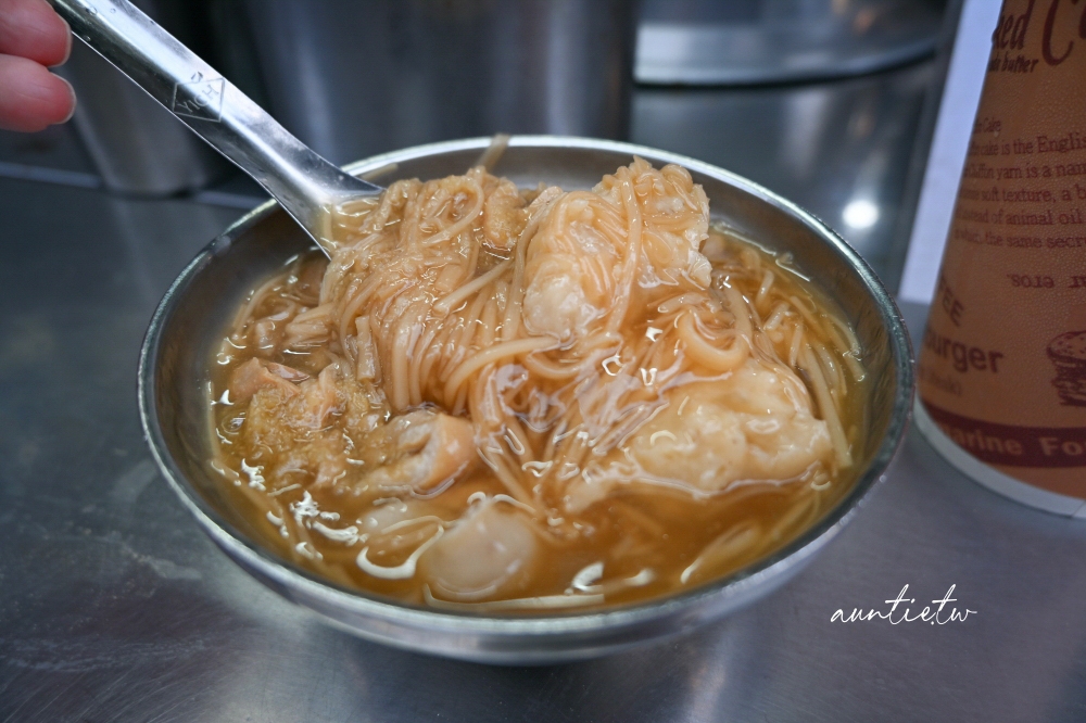 【基隆】安樂區｜安樂市場大腸麵線羹，脆腸魚羹加大腸，在地人老市場味道