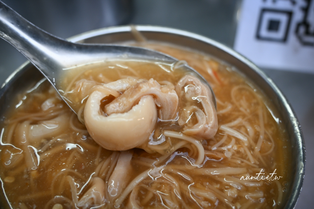 【基隆】安樂區｜安樂市場大腸麵線羹，脆腸魚羹加大腸，在地人老市場味道