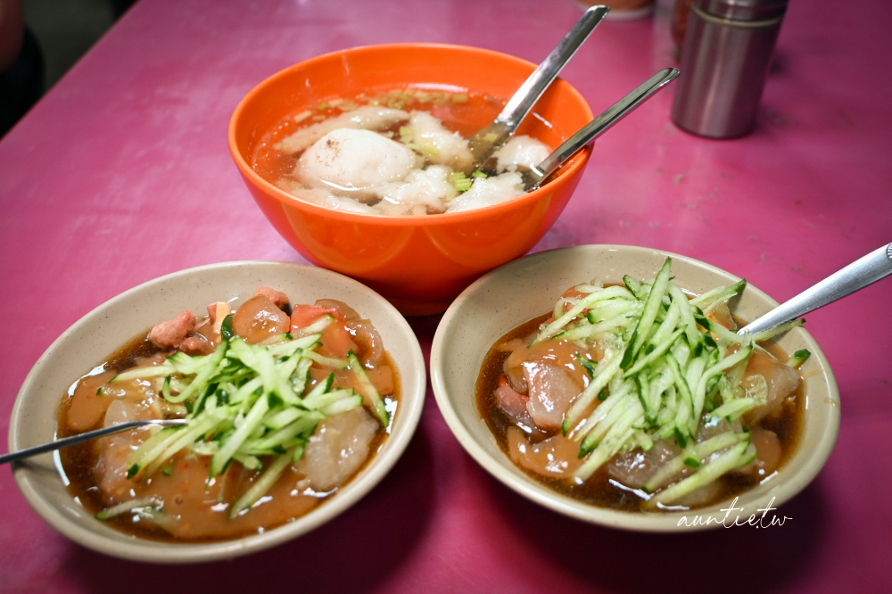 【基隆】安樂市場｜五十年手工肉圓，加了小黃瓜的黃口肉圓，不定期出攤，要吃要先看粉專