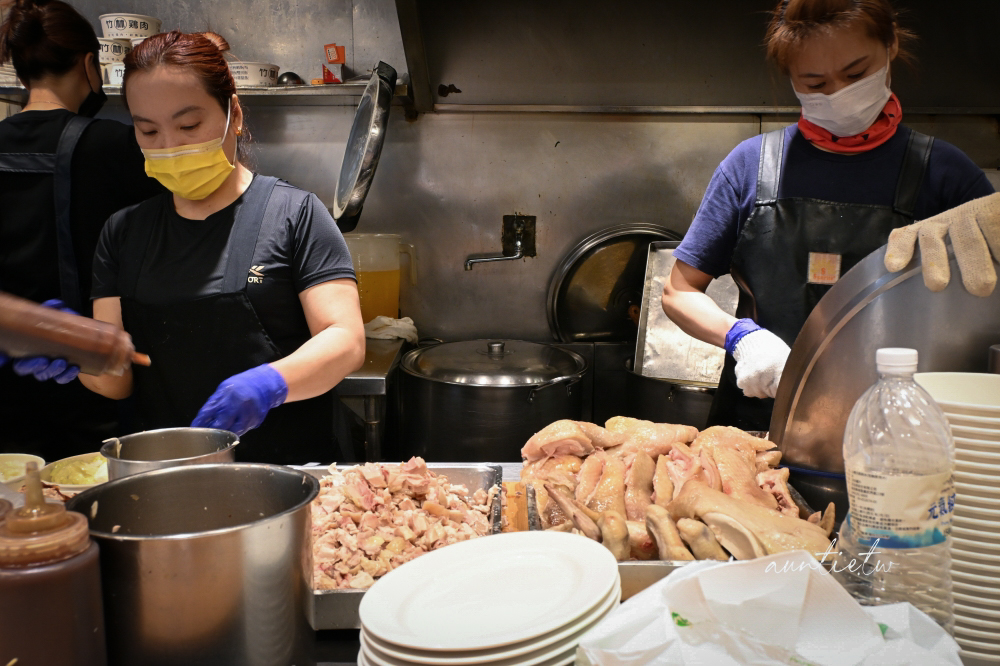 【新北】頂溪站｜竹林雞肉永和總店，銷魂雞肉飯升級大碗更過癮，加辣更好吃，永和排隊名店