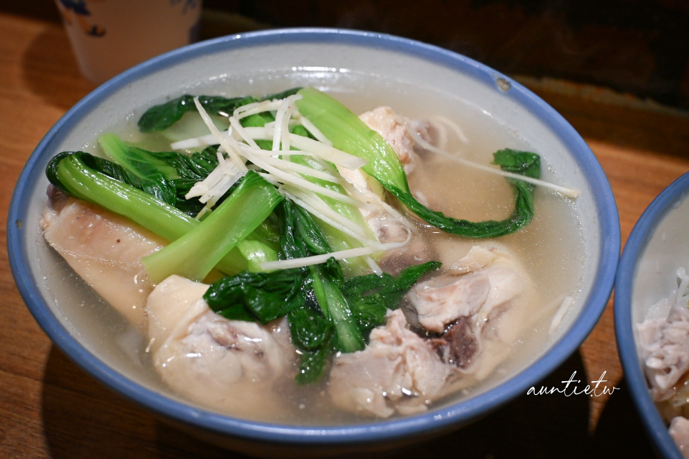 【新北】頂溪站｜竹林雞肉永和總店，銷魂雞肉飯升級大碗更過癮，加辣更好吃，永和排隊名店