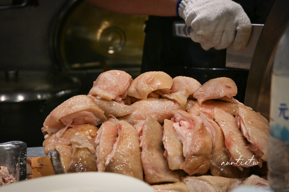 【新北】頂溪站｜竹林雞肉永和總店，銷魂雞肉飯升級大碗更過癮，加辣更好吃，永和排隊名店