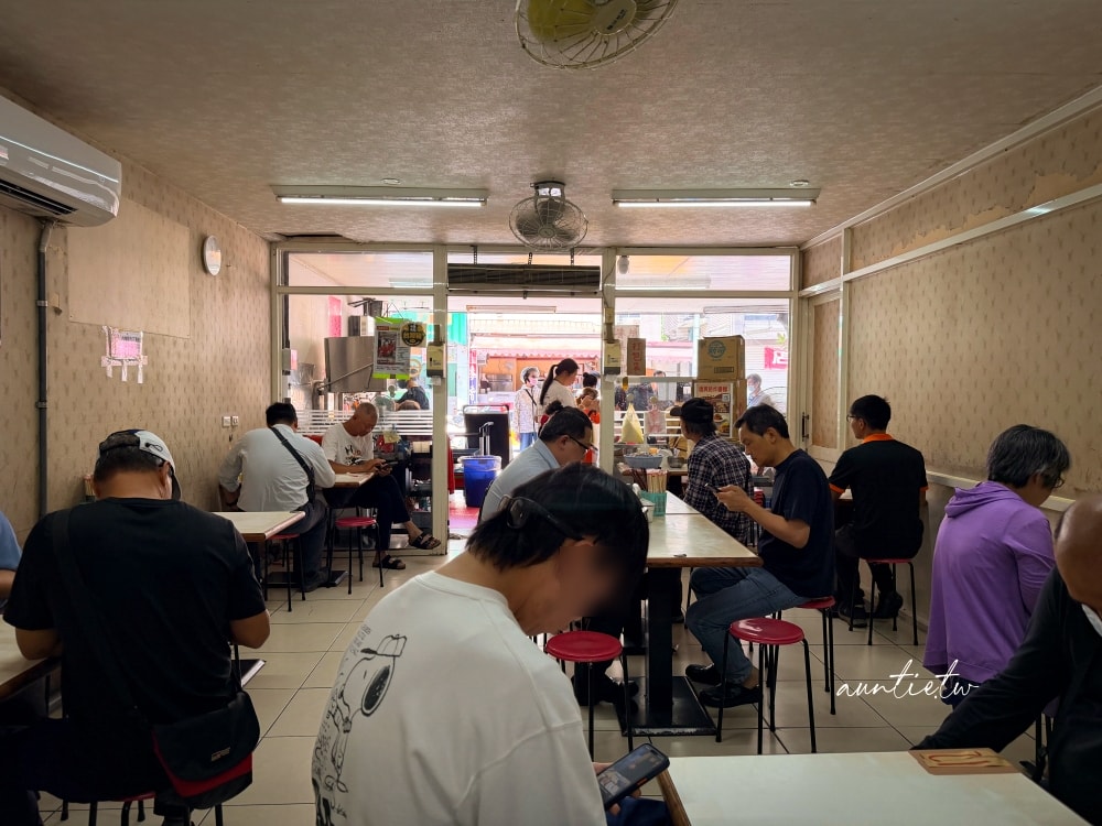【宜蘭】復興路炸醬麵，細軟麻醬麵，排隊人潮越來越誇張啦！