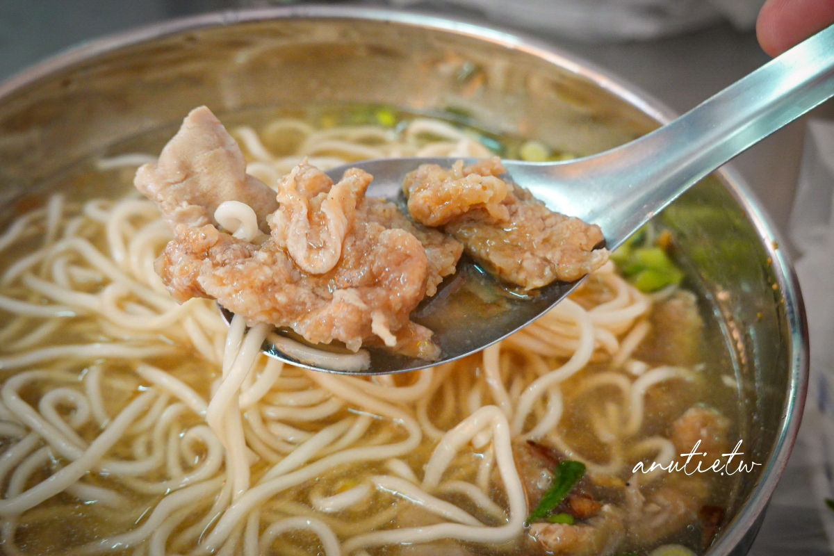 【台北南港】涼麵赤肉豬腸冬粉，橫科市場排隊美食，在地人早餐晚來吃不到