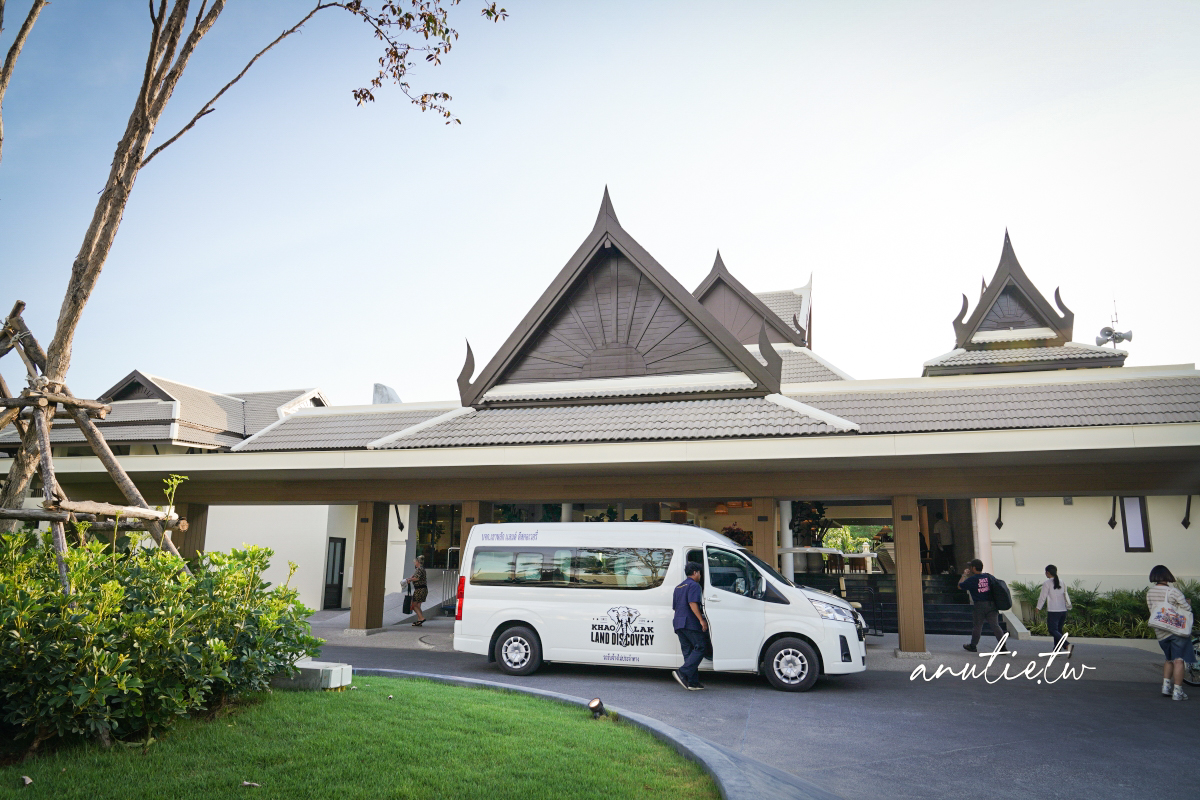 【泰國】攀牙府拷叻住宿｜La Solaya Khao Lak，Bang Niang Beach旁海景度假飯店，泳池酒吧、Villa房型與餐飲分享
