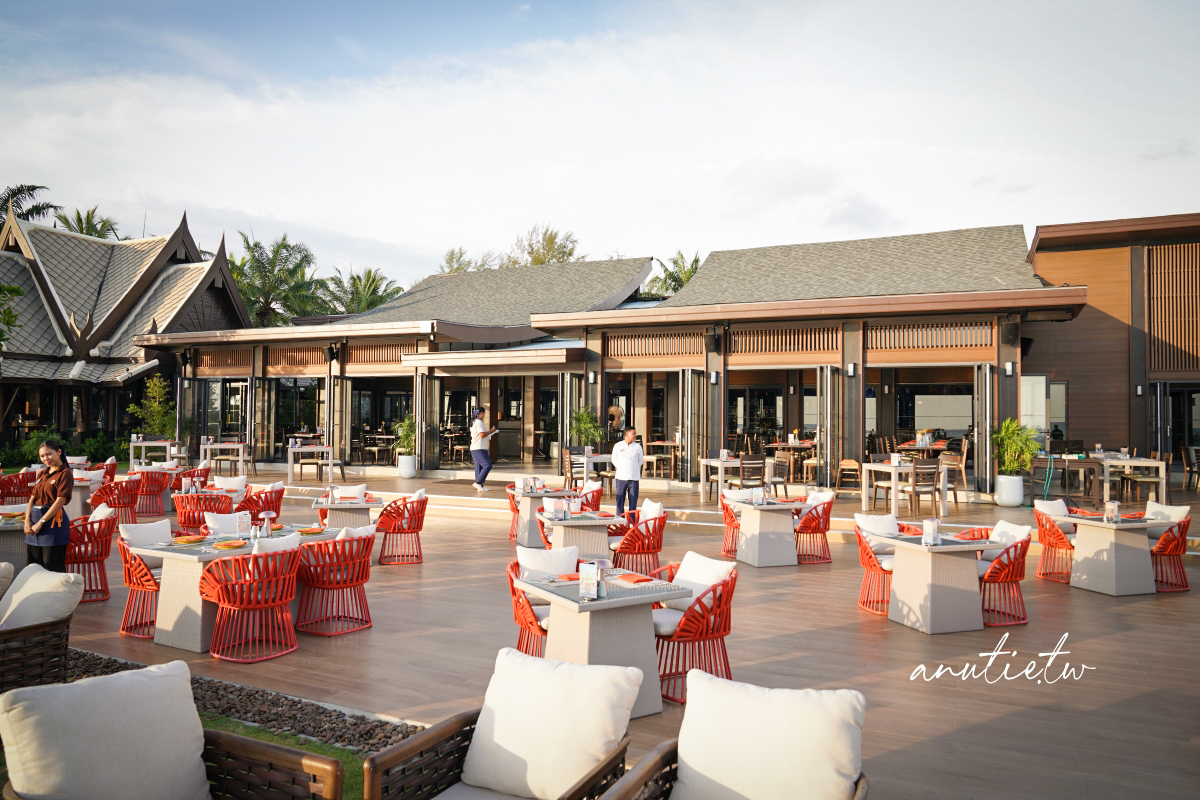 【泰國】攀牙府拷叻住宿｜La Solaya Khao Lak，Bang Niang Beach旁海景度假飯店，泳池酒吧、Villa房型與餐飲分享