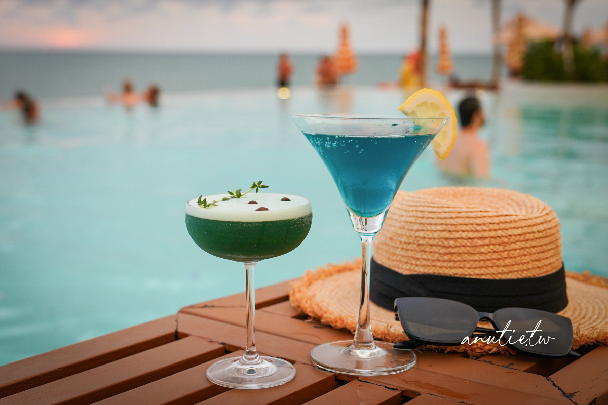 【泰國】攀牙府拷叻住宿｜La Solaya Khao Lak，Bang Niang Beach旁海景度假飯店，泳池酒吧、Villa房型與餐飲分享