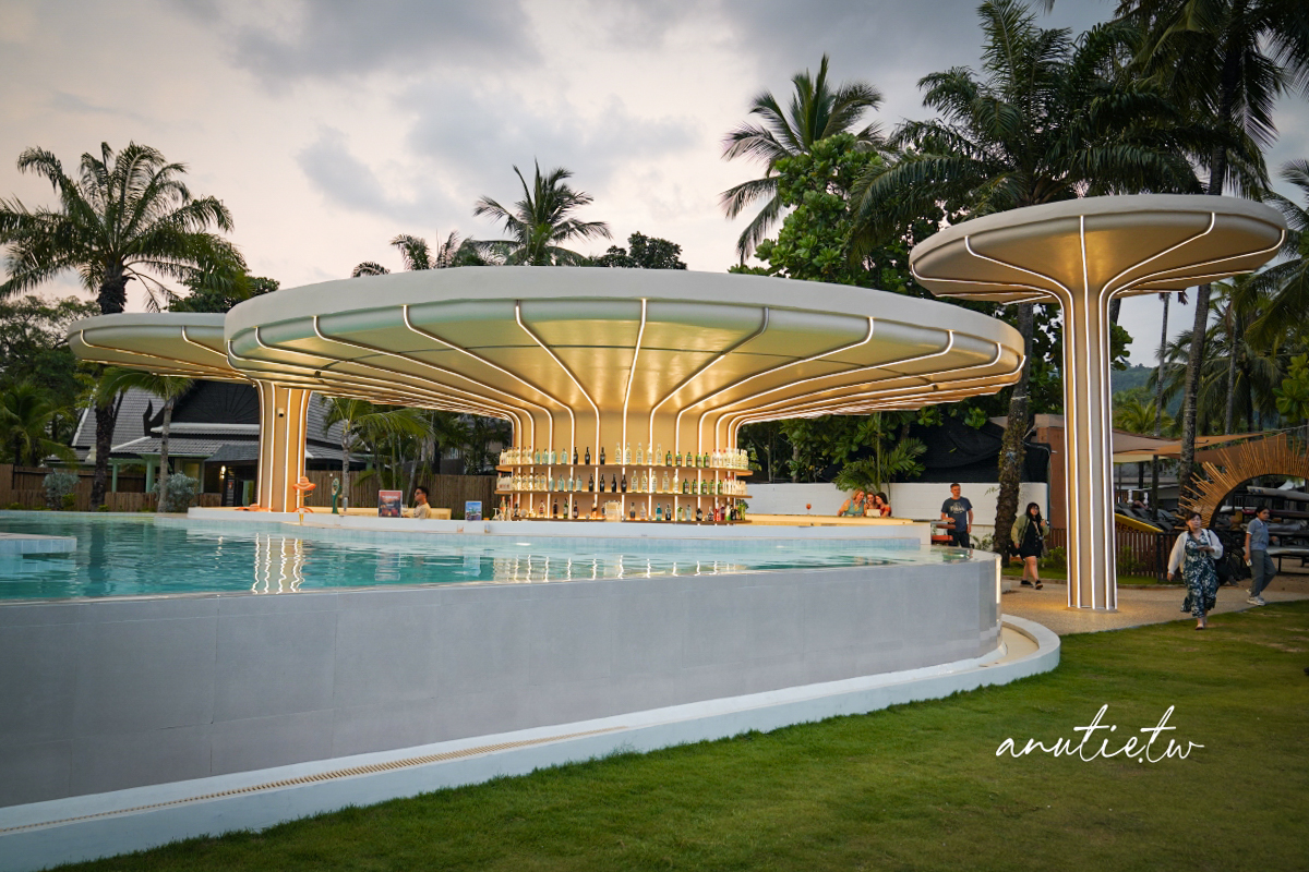 【泰國】攀牙府拷叻住宿｜La Solaya Khao Lak，Bang Niang Beach旁海景度假飯店，泳池酒吧、Villa房型與餐飲分享