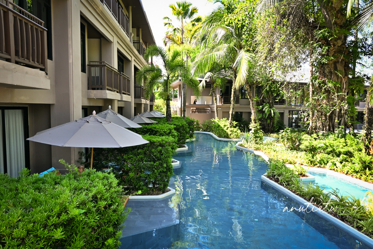 【泰國】攀牙府拷叻住宿｜La Flora Khao Lak設施體驗｜Poolside Wing 房直通泳池，水上瑜伽、龍蝦和牛Buffet一次玩到吃到