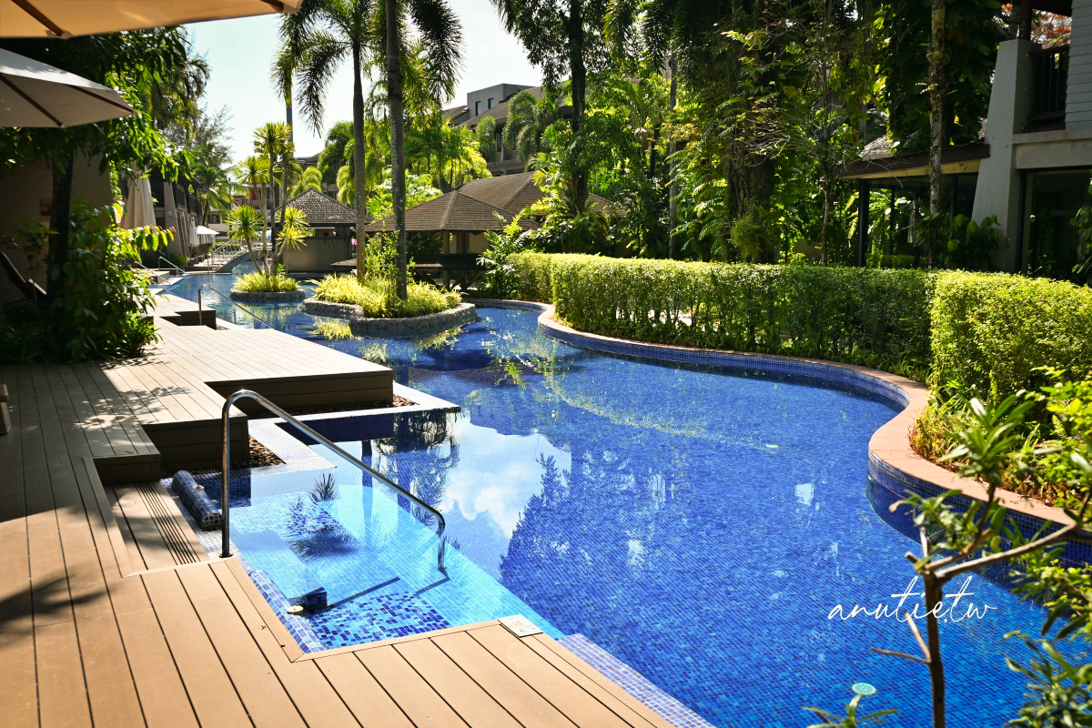 【泰國】攀牙府拷叻住宿｜La Flora Khao Lak設施體驗｜Poolside Wing 房直通泳池，水上瑜伽、龍蝦和牛Buffet一次玩到吃到