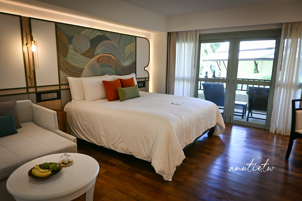【泰國】攀牙府拷叻住宿｜La Solaya Khao Lak，Bang Niang Beach旁海景度假飯店，泳池酒吧、Villa房型與餐飲分享